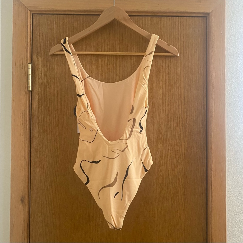 AMUSE SOCIETY • NEW! “Moxie” One Piece Reversible Swimsuit - Light Apricot - XS - Picture 6 of 16